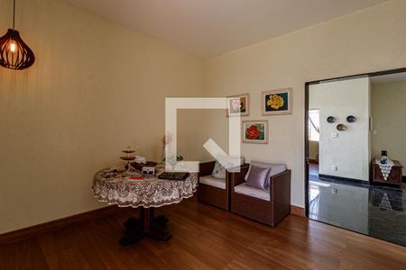 Sala 1 de casa à venda com 4 quartos, 250m² em Nova Floresta, Belo Horizonte