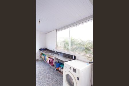 Casa de condomínio à venda com 800m², 5 quartos e 5 vagas Casa de condomínio à venda com 800m², 5 quartos e 5 vagasÁrea de Serviço