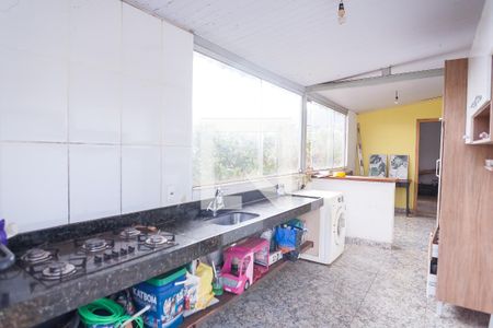 Casa de condomínio à venda com 800m², 5 quartos e 5 vagas Casa de condomínio à venda com 800m², 5 quartos e 5 vagasÁrea de Serviço