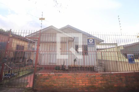 Casa à venda com 300m², 2 quartos e 4 vagas Casa à venda com 300m², 2 quartos e 4 vagasFachada