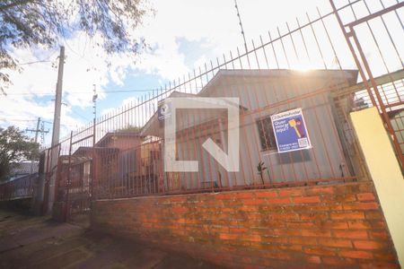 Casa à venda com 300m², 2 quartos e 4 vagas Casa à venda com 300m², 2 quartos e 4 vagasFachada