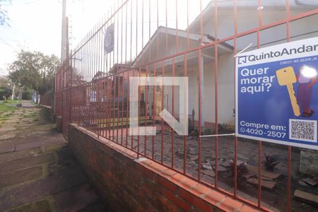 Casa à venda com 300m², 2 quartos e 4 vagas Casa à venda com 300m², 2 quartos e 4 vagasFachada