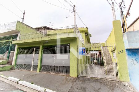 Casa à venda com 75m², 3 quartos e 1 vagaFachada