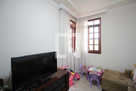 Casa à venda com 320m², 3 quartos e 4 vagasSala de TV