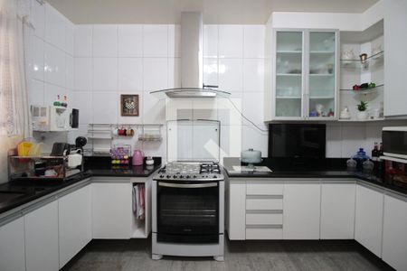 Casa à venda com 320m², 3 quartos e 4 vagasCozinha