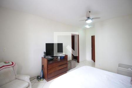 Casa à venda com 320m², 3 quartos e 4 vagasSuite