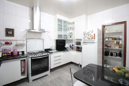 Casa à venda com 320m², 3 quartos e 4 vagasCozinha