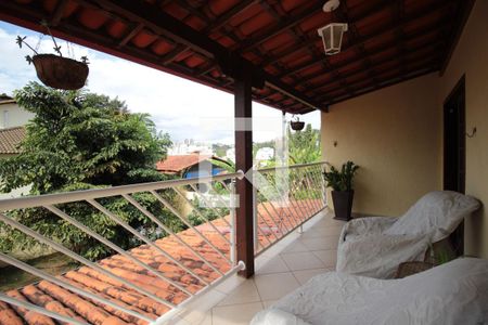 Casa à venda com 320m², 3 quartos e 4 vagasVaranda