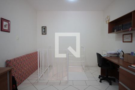 Casa à venda com 320m², 3 quartos e 4 vagasEscritório