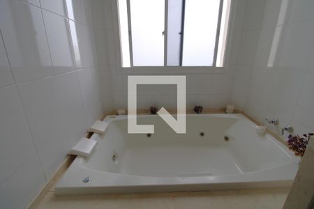 Apartamento à venda com 411m², 4 quartos e 3 vagasbanheiro da Suíte 4