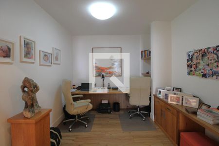 Apartamento à venda com 411m², 4 quartos e 3 vagasEscritório