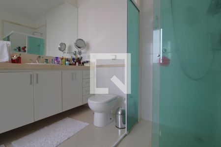 Apartamento à venda com 411m², 4 quartos e 3 vagasbanheiro da Suíte 4