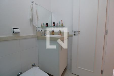 Apartamento à venda com 411m², 4 quartos e 3 vagasBanheiro da Suíte 1