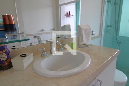 Apartamento à venda com 411m², 4 quartos e 3 vagasBanheiro da Suíte 3