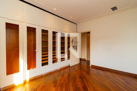 Apartamento à venda com 306m², 4 quartos e 3 vagas Apartamento à venda com 306m², 4 quartos e 3 vagasQuarto 2