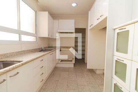 Apartamento à venda com 306m², 4 quartos e 3 vagas Apartamento à venda com 306m², 4 quartos e 3 vagasCozinha