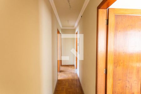 Corredor de apartamento à venda com 3 quartos, 90m² em Cruzeiro, Belo Horizonte