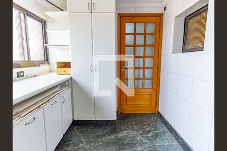 Apartamento para alugar com 170m², 3 quartos e 3 vagas Apartamento para alugar com 170m², 3 quartos e 3 vagasÁrea de Serviço