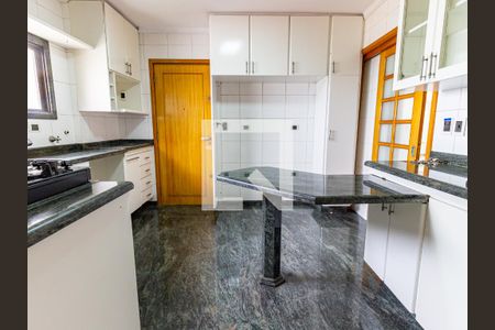 Apartamento para alugar com 170m², 3 quartos e 3 vagas Apartamento para alugar com 170m², 3 quartos e 3 vagasCozinha