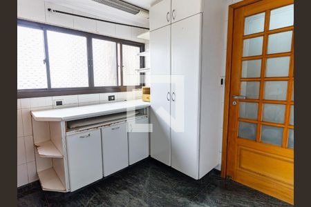 Apartamento para alugar com 170m², 3 quartos e 3 vagas Apartamento para alugar com 170m², 3 quartos e 3 vagasÁrea de Serviço