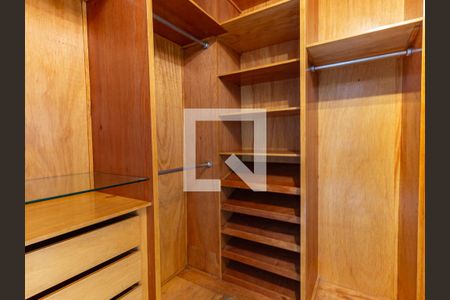 Apartamento para alugar com 170m², 3 quartos e 3 vagas Apartamento para alugar com 170m², 3 quartos e 3 vagasSuíte 2 - Closet