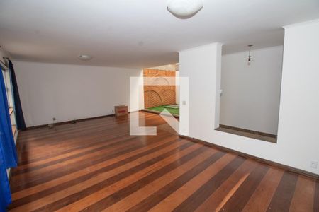 Sala de casa para alugar com 5 quartos, 350m² em Jardim Avelino, São Paulo