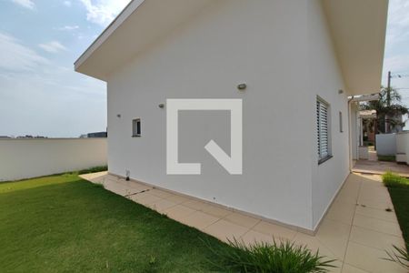 Casa de condomínio à venda com 188m², 3 quartos e 4 vagasQuintal