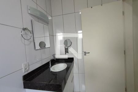 Casa de condomínio à venda com 188m², 3 quartos e 4 vagasBanheiro Suíte 