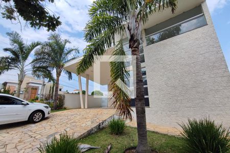 Casa de condomínio à venda com 188m², 3 quartos e 4 vagasFachada 