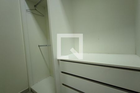 Casa de condomínio à venda com 188m², 3 quartos e 4 vagasCloset da suíte