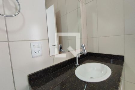 Casa de condomínio à venda com 188m², 3 quartos e 4 vagasBanheiro Suíte 2