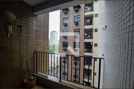 Apartamento à venda com 98m², 3 quartos e 1 vaga Apartamento à venda com 98m², 3 quartos e 1 vagaSala