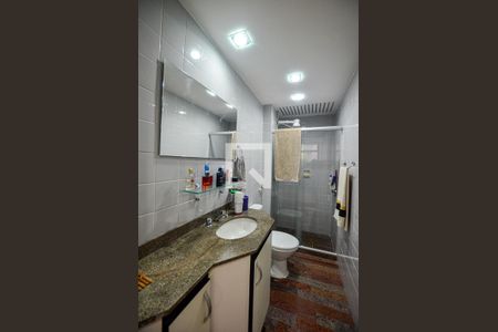 Apartamento à venda com 98m², 3 quartos e 1 vaga Apartamento à venda com 98m², 3 quartos e 1 vagaBanheiro