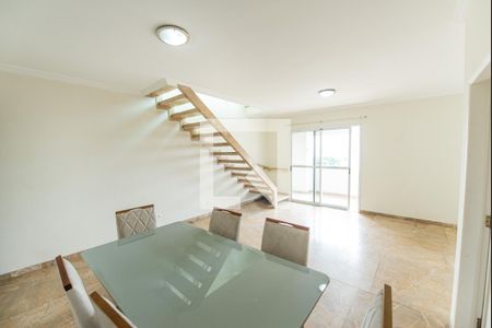 Sala 1 de apartamento para alugar com 3 quartos, 220m² em Vila Jaboticabeiras, Taubaté