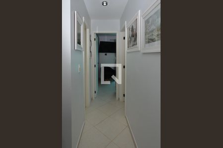 Apartamento à venda com 72m², 2 quartos e 3 vagas Apartamento à venda com 72m², 2 quartos e 3 vagasCorredor