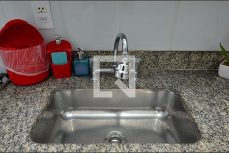 Apartamento à venda com 72m², 2 quartos e 3 vagas Apartamento à venda com 72m², 2 quartos e 3 vagasCozinha e Área de Serviço