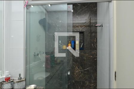 Apartamento à venda com 72m², 2 quartos e 3 vagas Apartamento à venda com 72m², 2 quartos e 3 vagasBanheiro Social