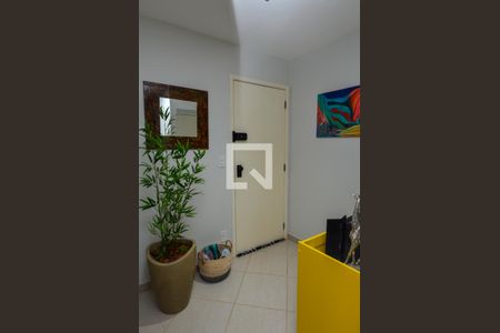 Apartamento à venda com 72m², 2 quartos e 3 vagas Apartamento à venda com 72m², 2 quartos e 3 vagasHall