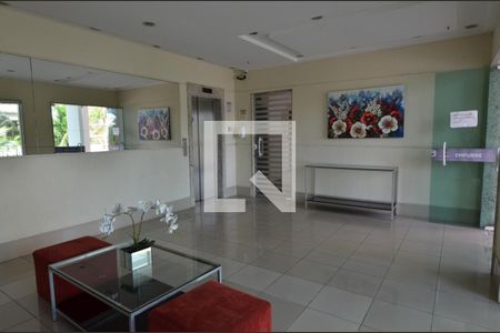 Apartamento à venda com 72m², 2 quartos e 3 vagas Apartamento à venda com 72m², 2 quartos e 3 vagasHall de entrada