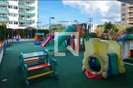 Apartamento à venda com 72m², 2 quartos e 3 vagas Apartamento à venda com 72m², 2 quartos e 3 vagasÁrea comum - Playground