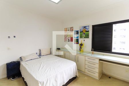 Apartamento à venda com 220m², 4 quartos e 4 vagasSuíte 3