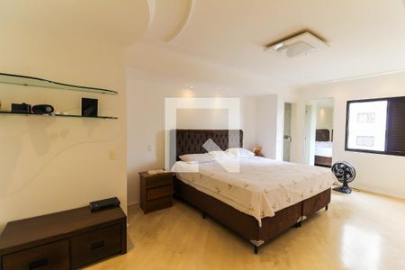 Apartamento à venda com 220m², 4 quartos e 4 vagasSuíte 2