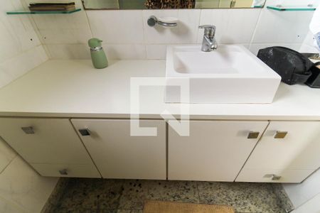 Apartamento à venda com 220m², 4 quartos e 4 vagasBanheiro da Suíte 4