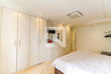 Apartamento à venda com 220m², 4 quartos e 4 vagasSuíte 2