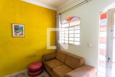 Sala de casa à venda com 2 quartos, 75m² em Alvorada, Belo Horizonte
