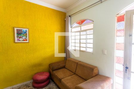 Sala de casa à venda com 2 quartos, 75m² em Alvorada, Sabará