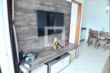 Sala de apartamento para alugar com 2 quartos, 64m² em Guilhermina, Praia Grande