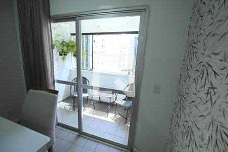 Varanda da Sala  de apartamento para alugar com 2 quartos, 70m² em Setor Bueno, Goiânia