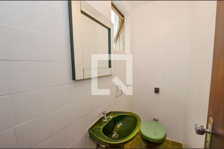 Banheiro de kitnet/studio à venda com 1 quarto, 28m² em Lourdes, Belo Horizonte