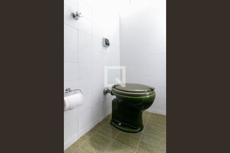 Banheiro de kitnet/studio à venda com 1 quarto, 29m² em Lourdes, Belo Horizonte